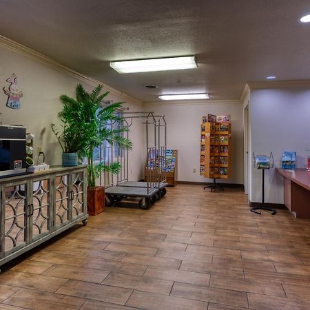All Towne Suites Saint Robert Exterior foto