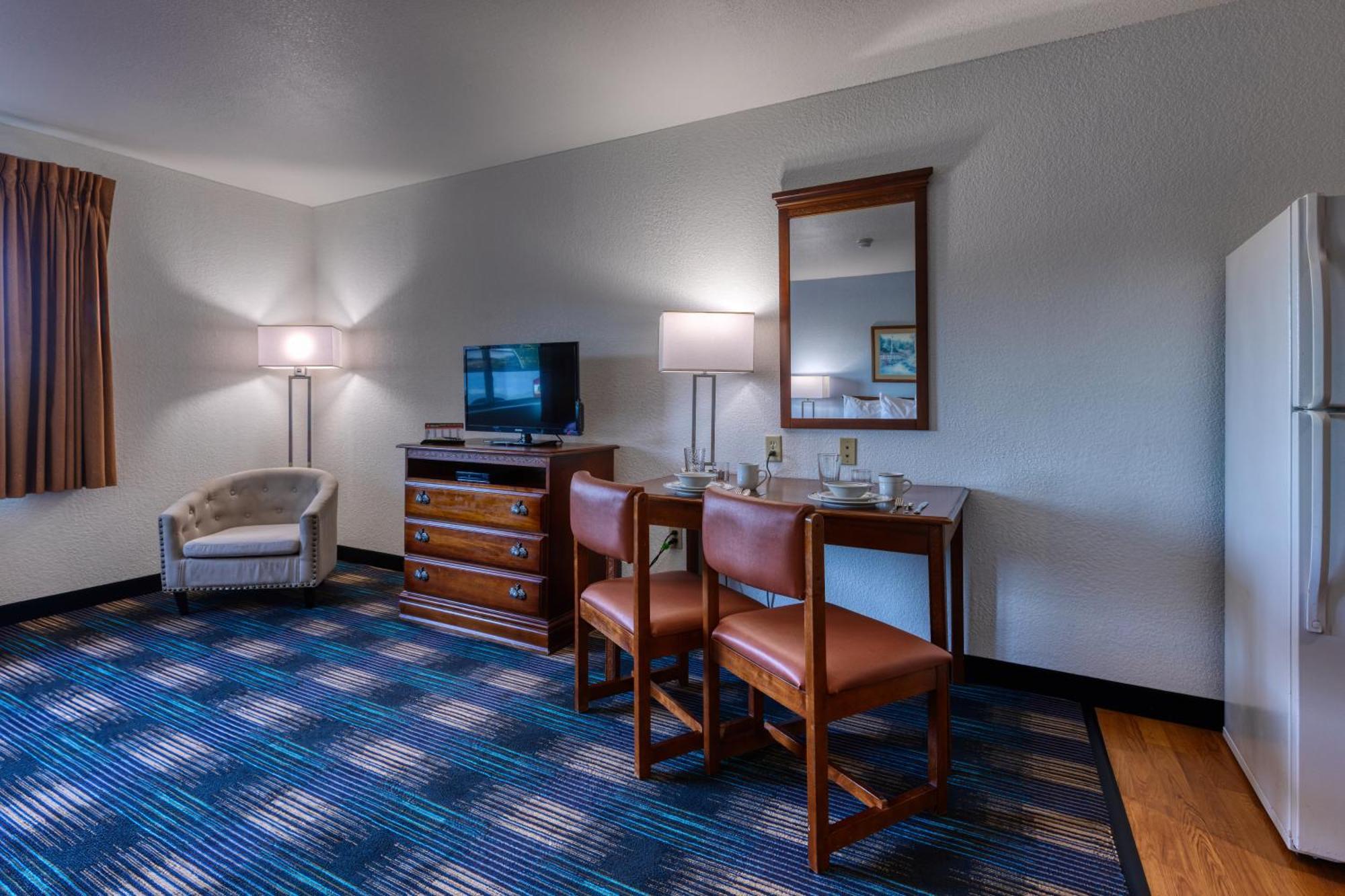 All Towne Suites Saint Robert Exterior foto