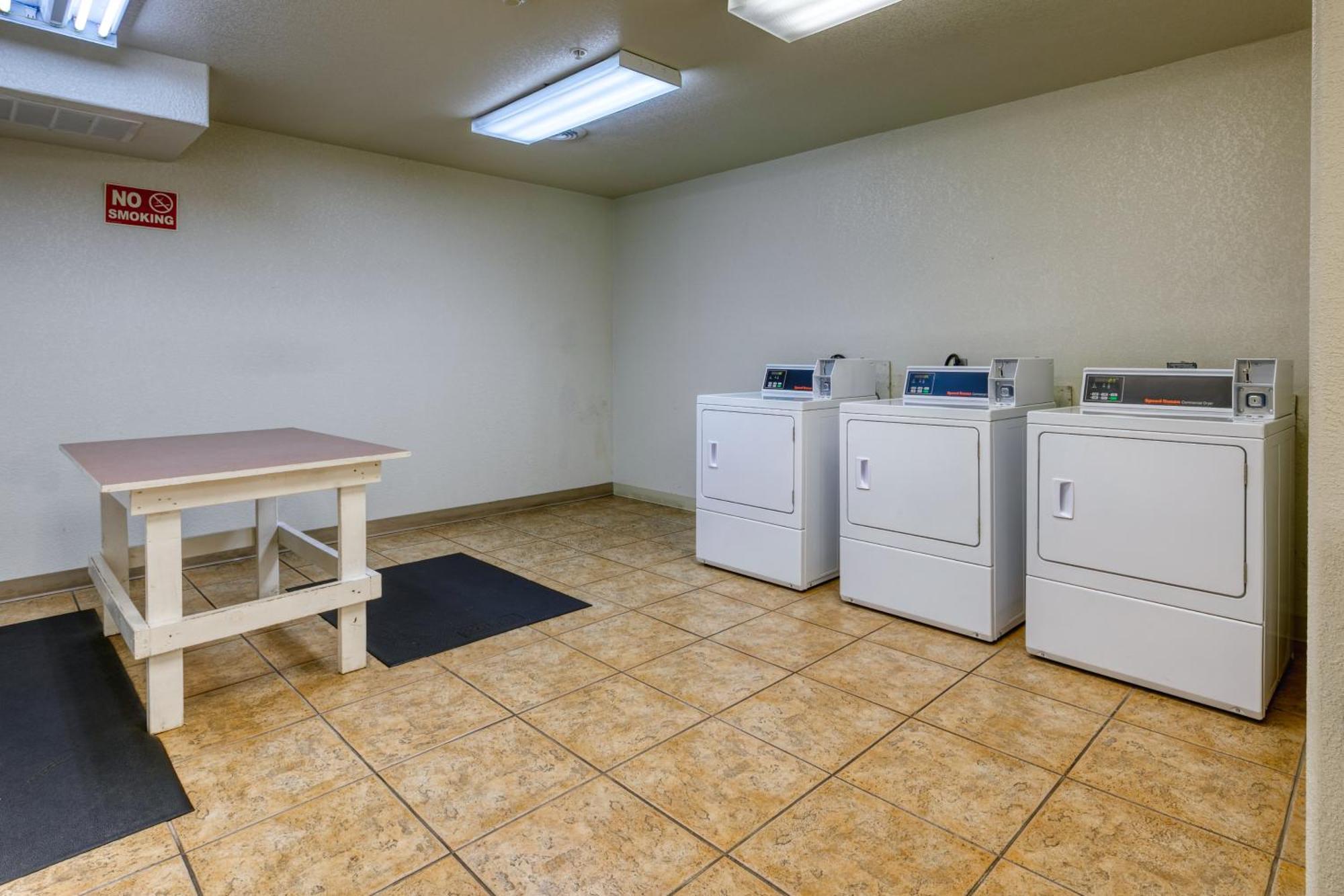 All Towne Suites Saint Robert Exterior foto
