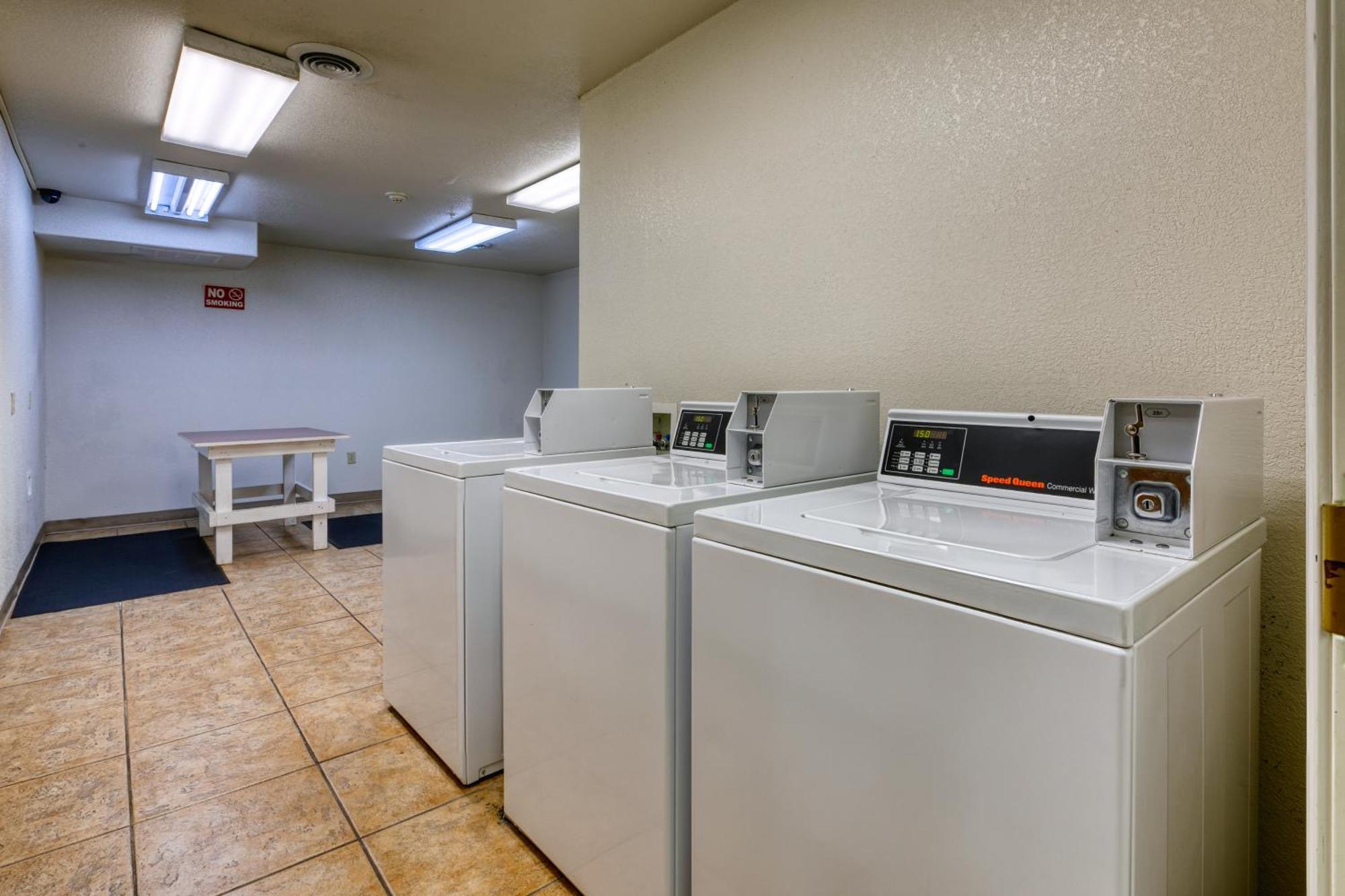 All Towne Suites Saint Robert Exterior foto