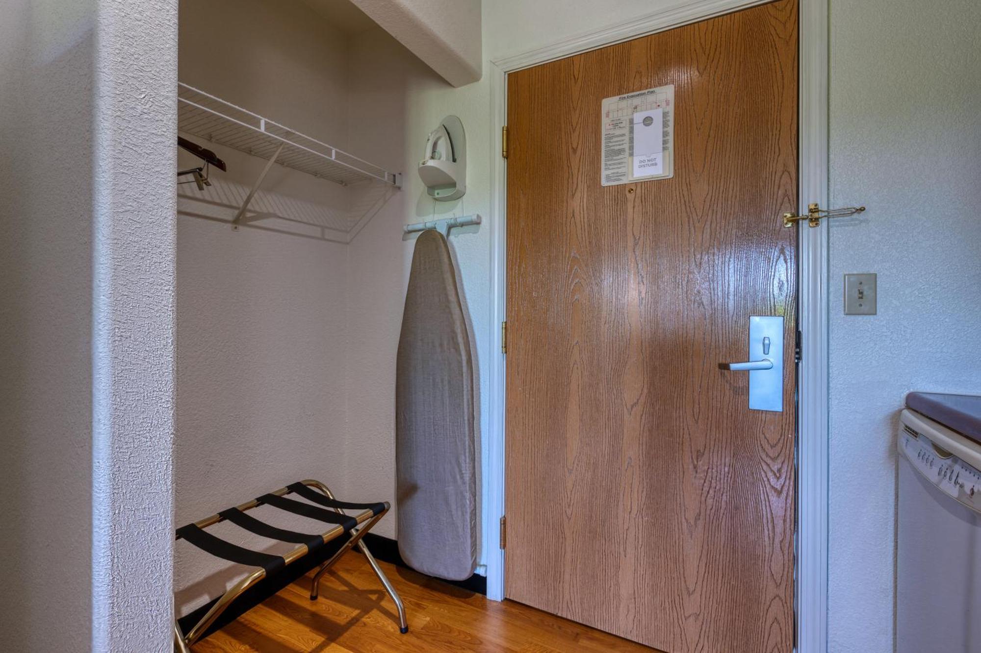 All Towne Suites Saint Robert Exterior foto