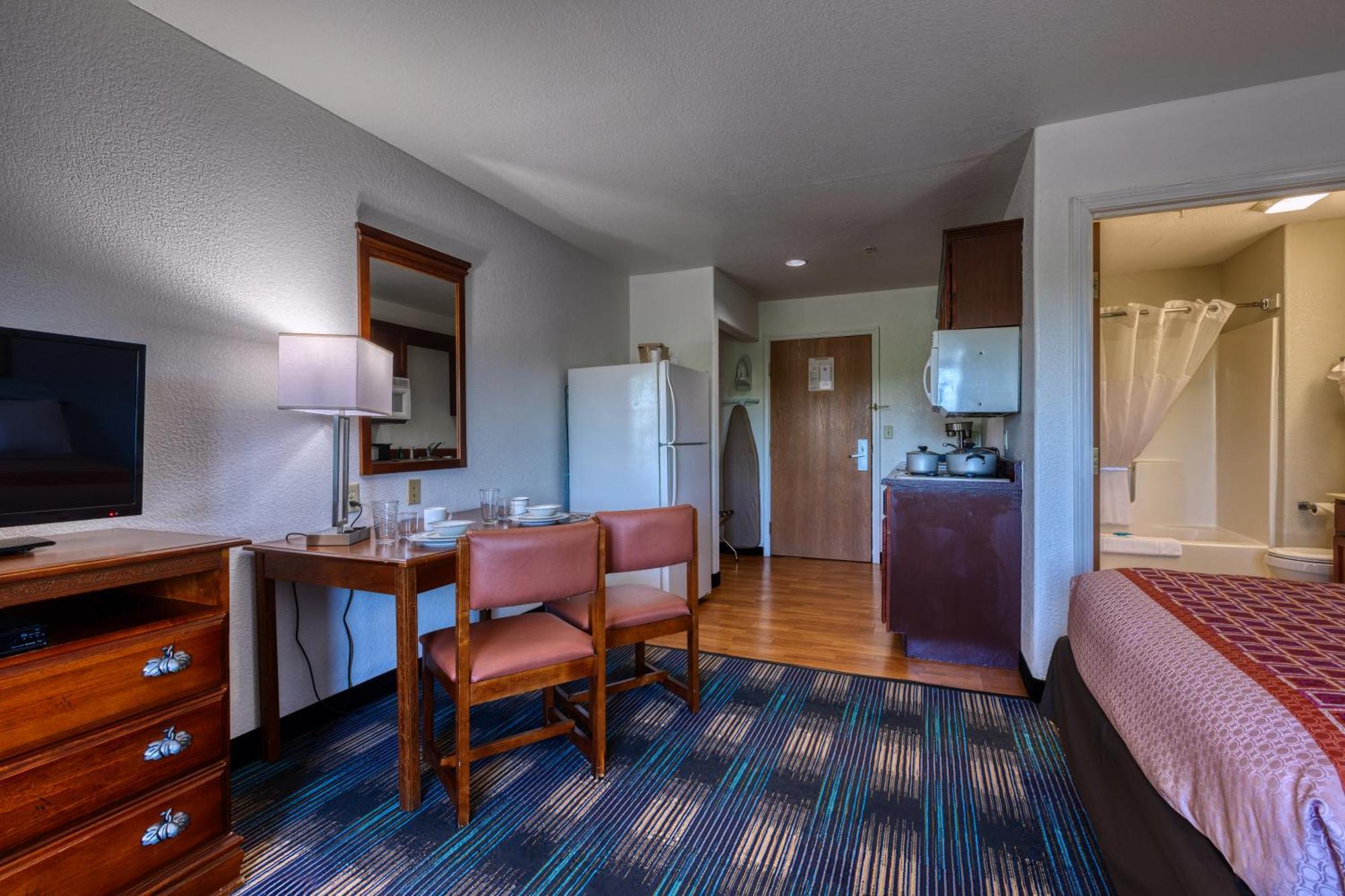 All Towne Suites Saint Robert Exterior foto