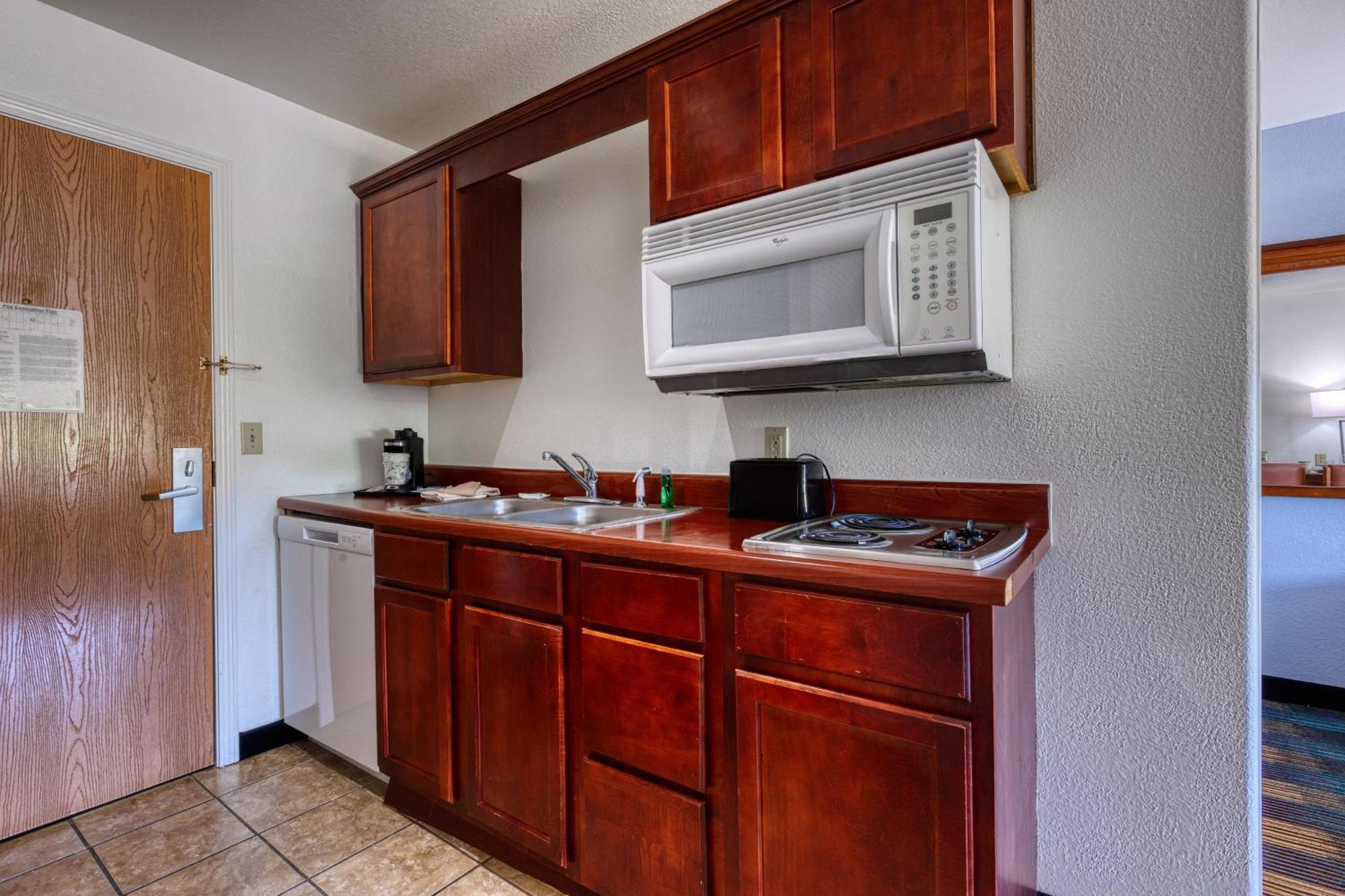 All Towne Suites Saint Robert Exterior foto