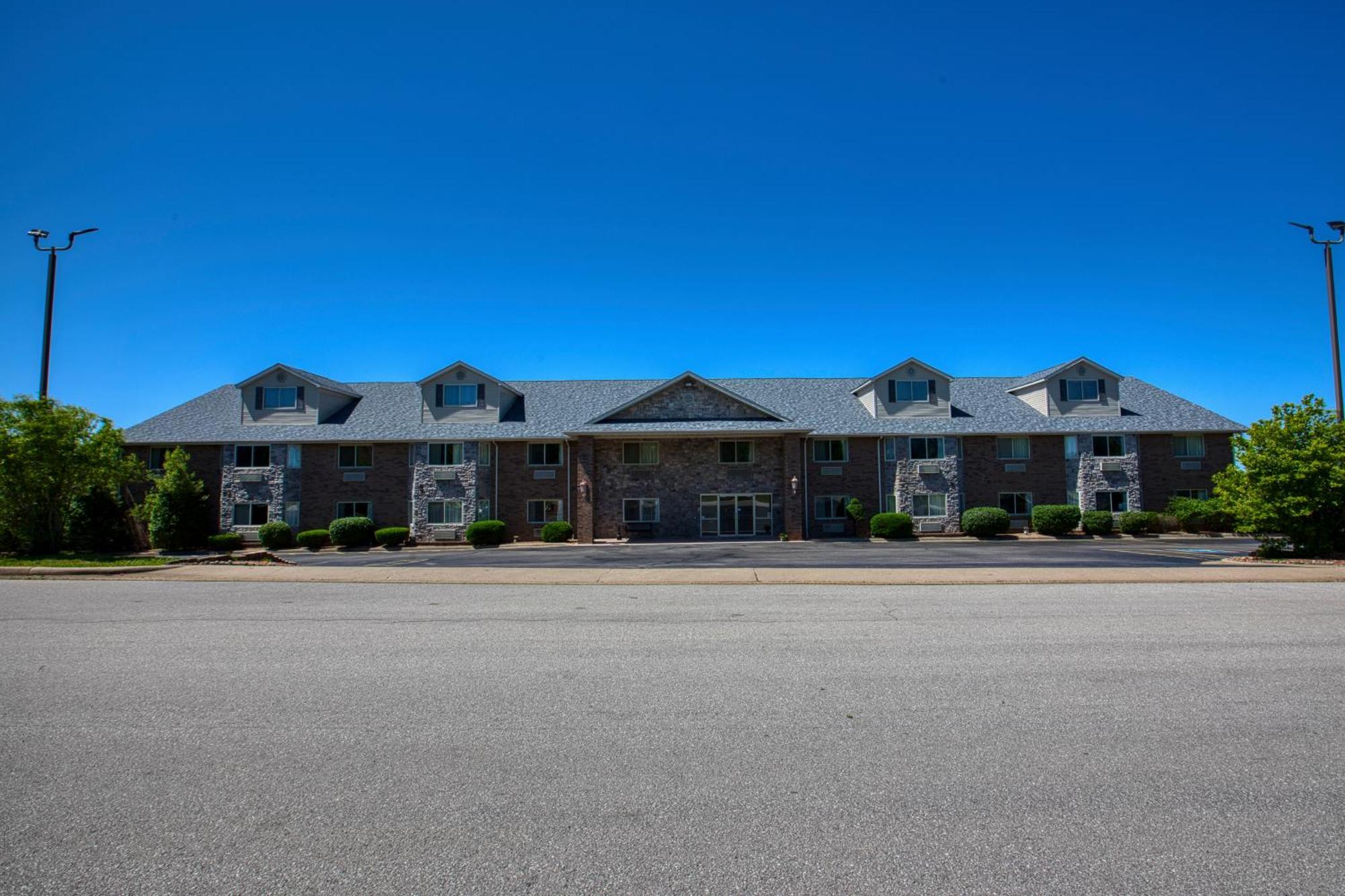 All Towne Suites Saint Robert Exterior foto