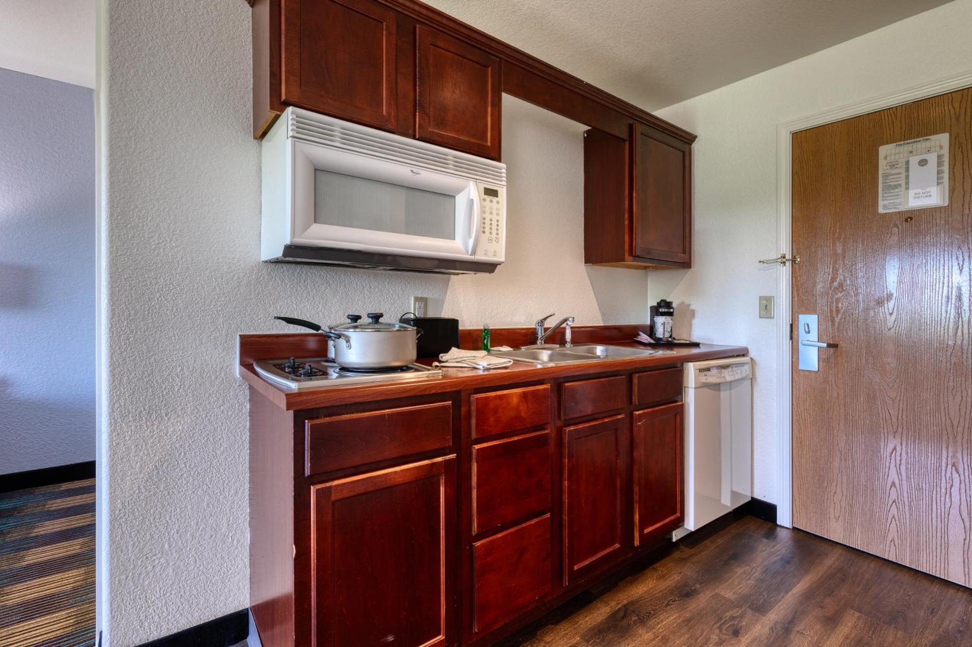 All Towne Suites Saint Robert Exterior foto