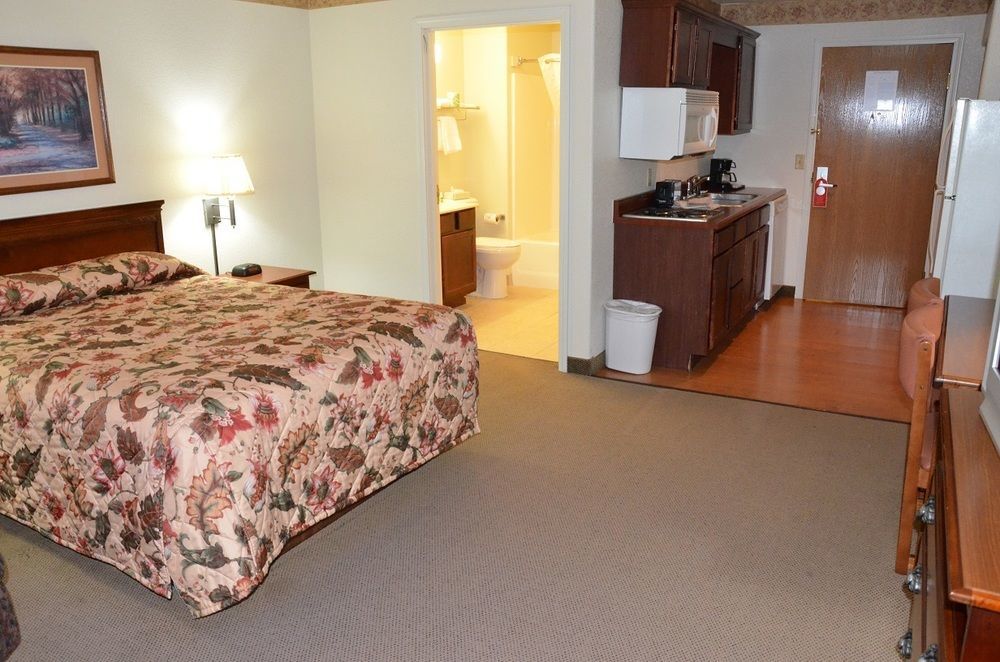 All Towne Suites Saint Robert Exterior foto